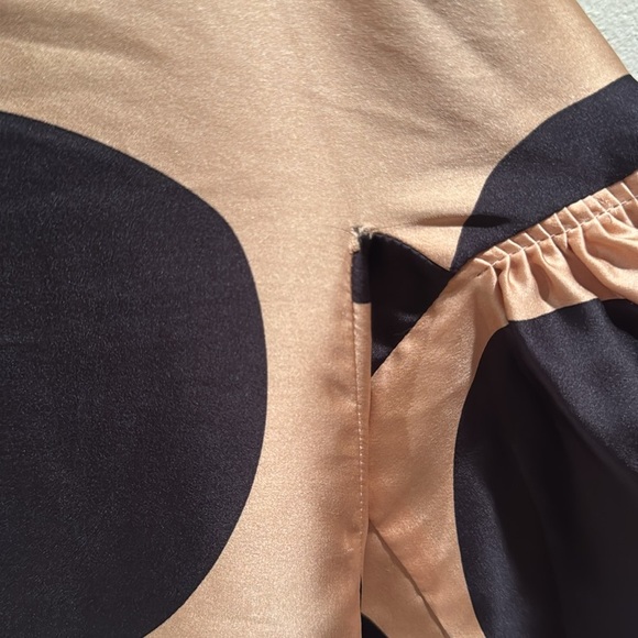 Stella McCartney Black and Tan polka dot silk top sz 42 - Picture 6 of 9